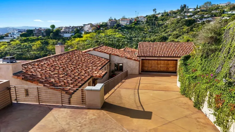 Laguna Beach Temple Hills Dr Estate thumbnail 6