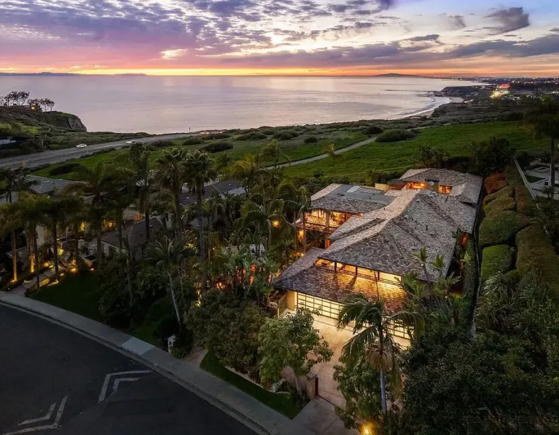 Exclusive Balinese Palace in Orange County - 3
