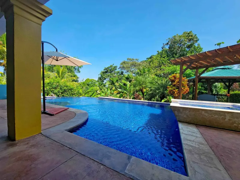 Pilon Villa with 3 Rentals and River thumbnail 8