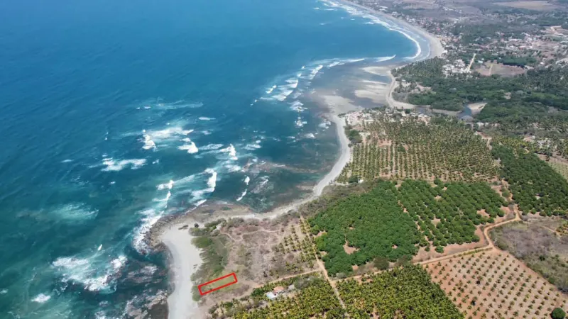 Oceanfront Lot in South Saladita