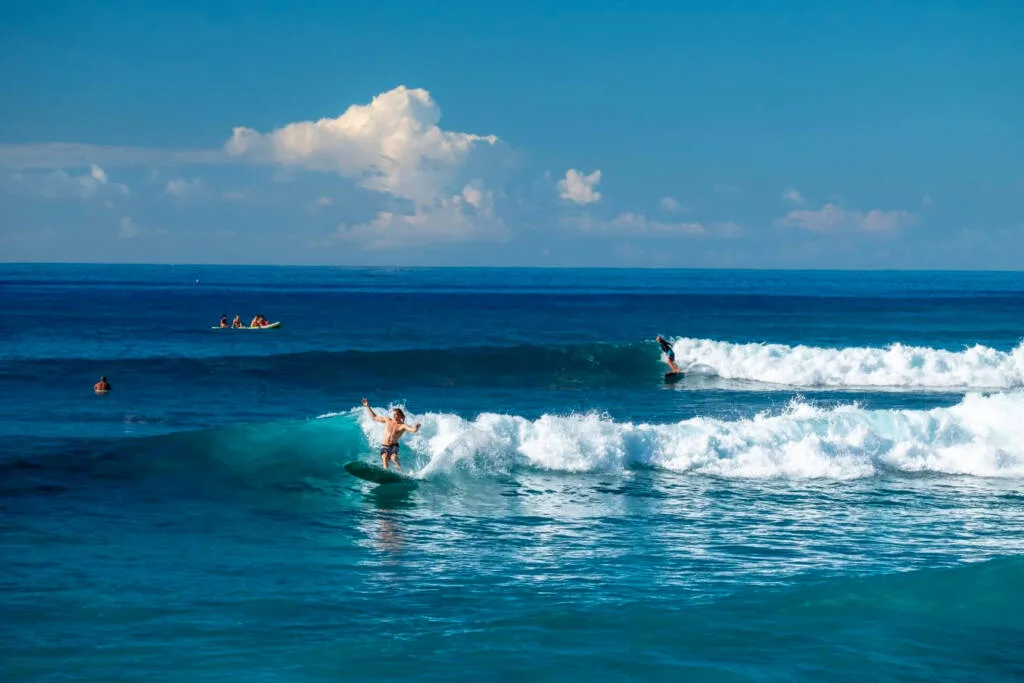 makaha-surfing-beach-condo