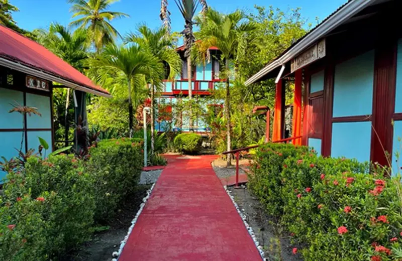 Heart of the Sun Oceanfront Cabins – Playa Zancudo thumbnail 7