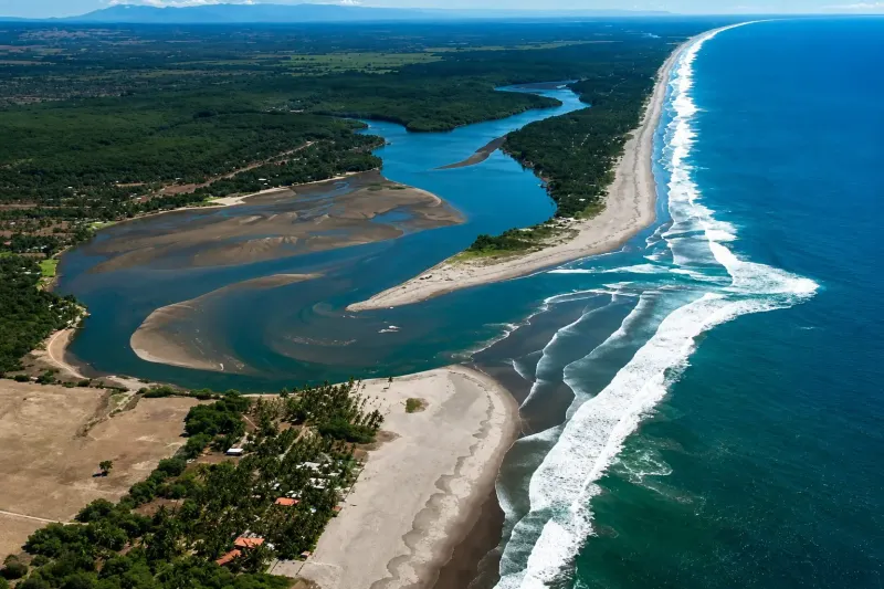 Income-Producing Playa El Zapote Villa with 3 Independent Beach Homes in El Salvador - 4