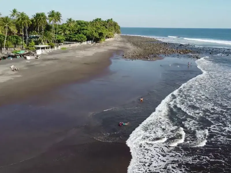 Beach House in Lomas de San Blas, Surf City, La Libertad thumbnail 8