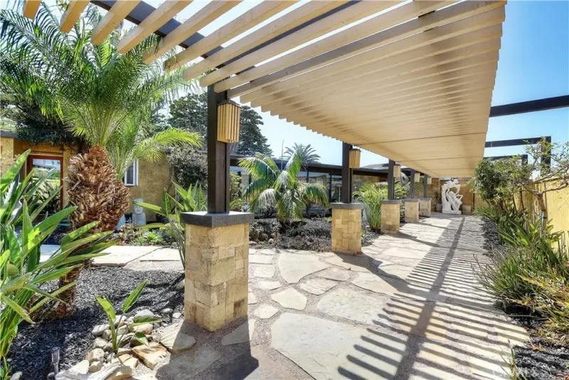 The Ultimate San Clemente Surf House thumbnail 8