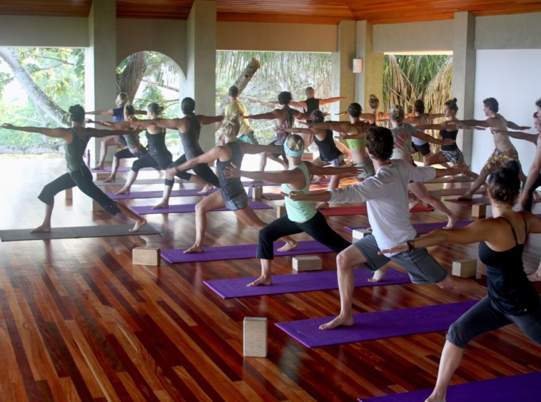 pavones-yoga-center-class