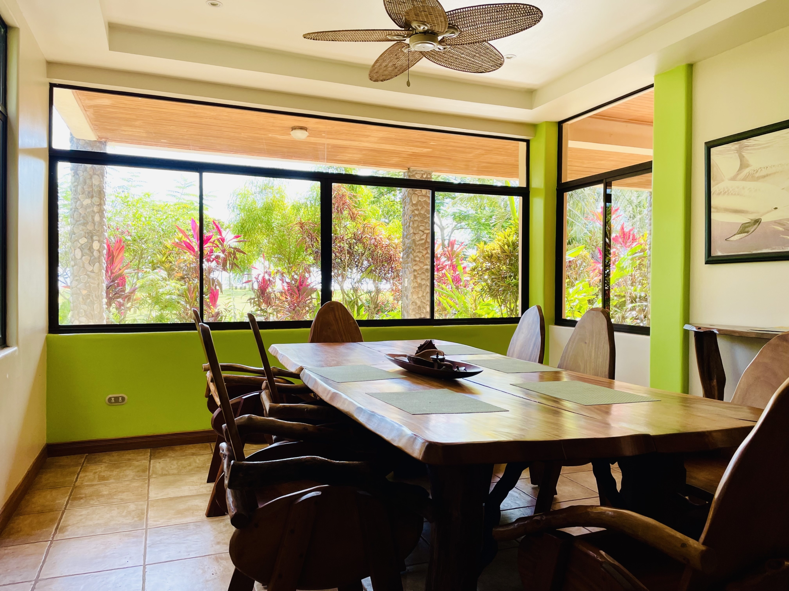 boca-barranca-costa-rica-villa-dining-room