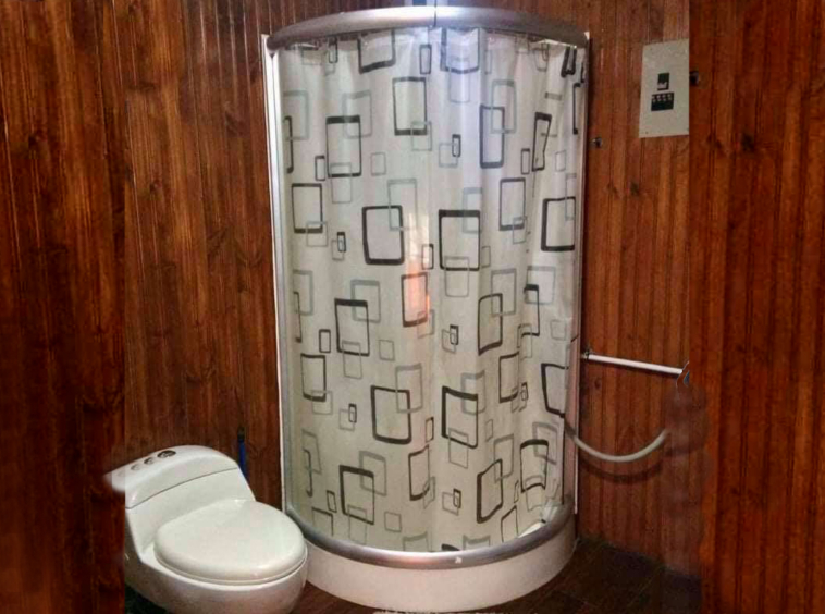 casa-envase-zancudo-shower