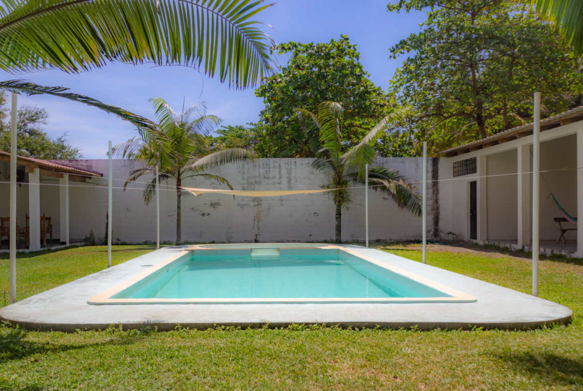 Oceanfront House in Cangrejera