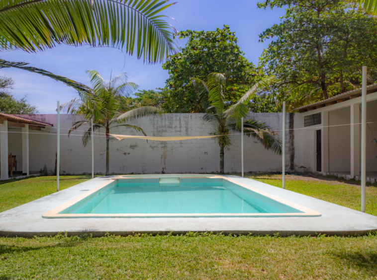 Oceanfront House in Cangrejera