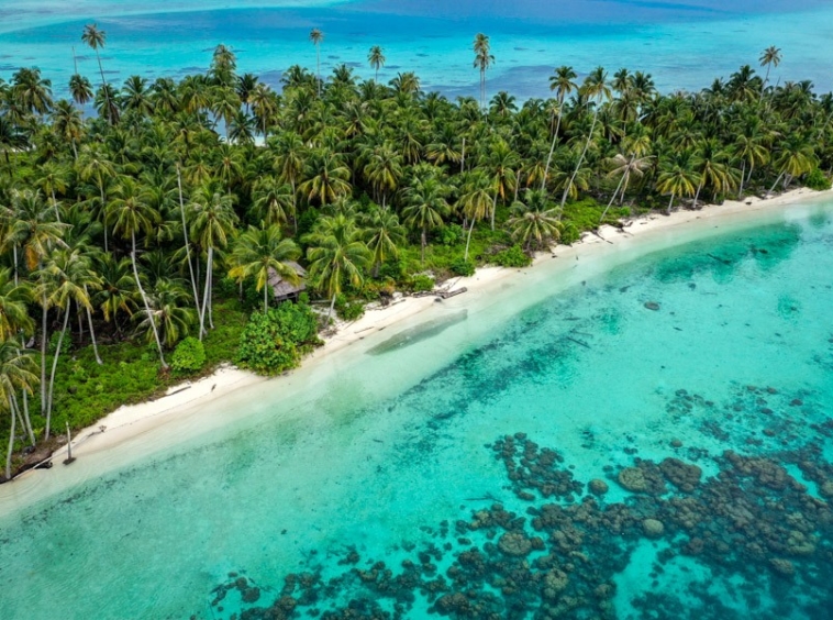 banyak-crystal-clear-beach