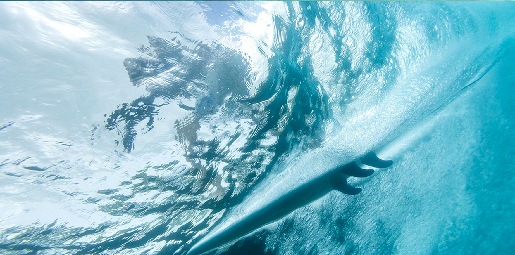 surfing-fins-underwater