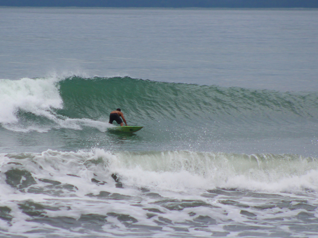 playa-zancudo-surfing
