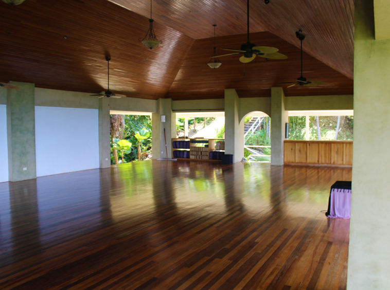 pavones-yoga-center-for-sale