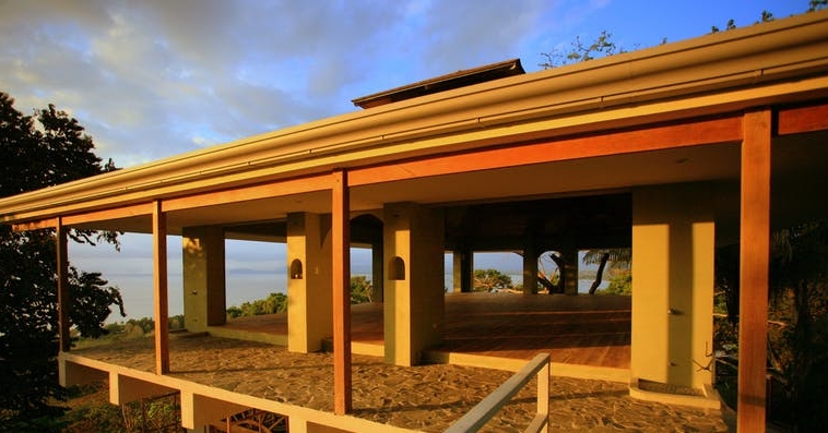 pavones-yoga-center-for-sale