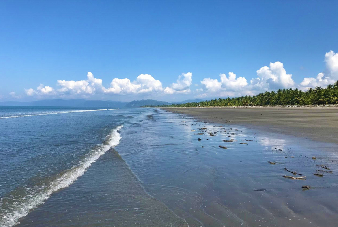 playa-zancudo-wide-beaches