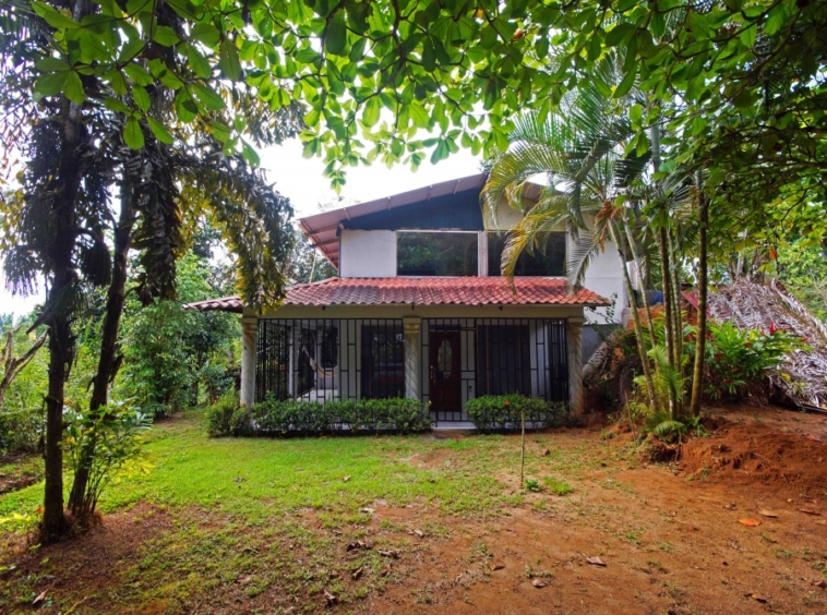 casa-de-los-cielos-cuervito-pavones