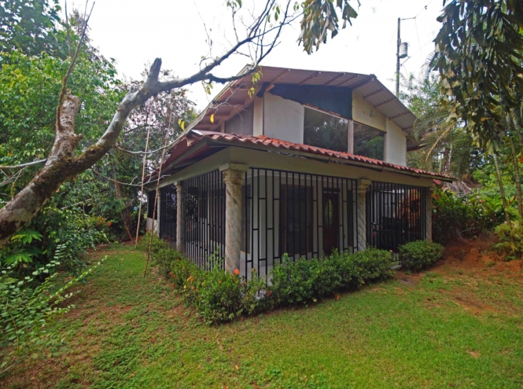 casa-de-los-cielos-cuervito-pavones