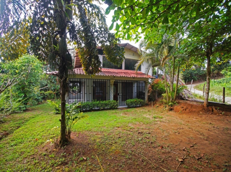 casa-de-los-cielos-cuervito-pavones