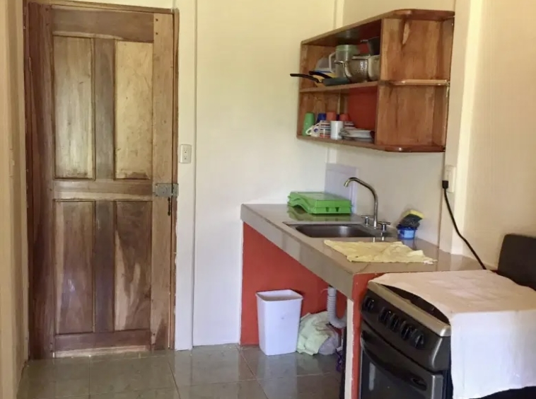 pavones-ocean-view-beach-house-kitchen
