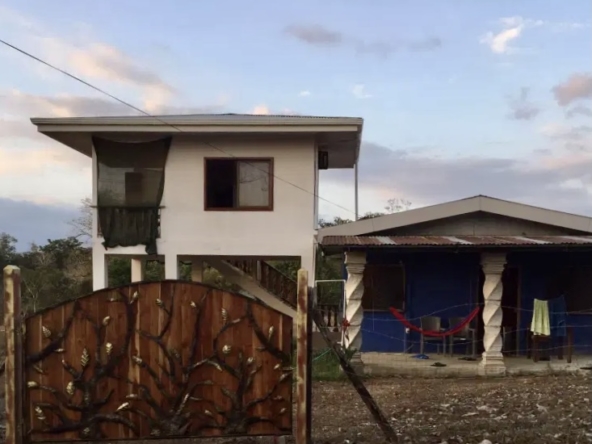 pavones-ocean-view-beach-house-front