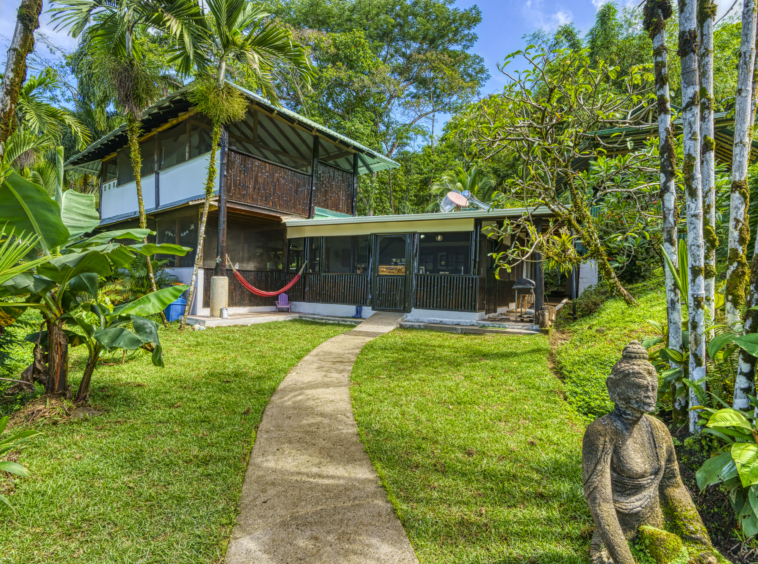 liquid-magic-surf-resort-uvita-costa-rica