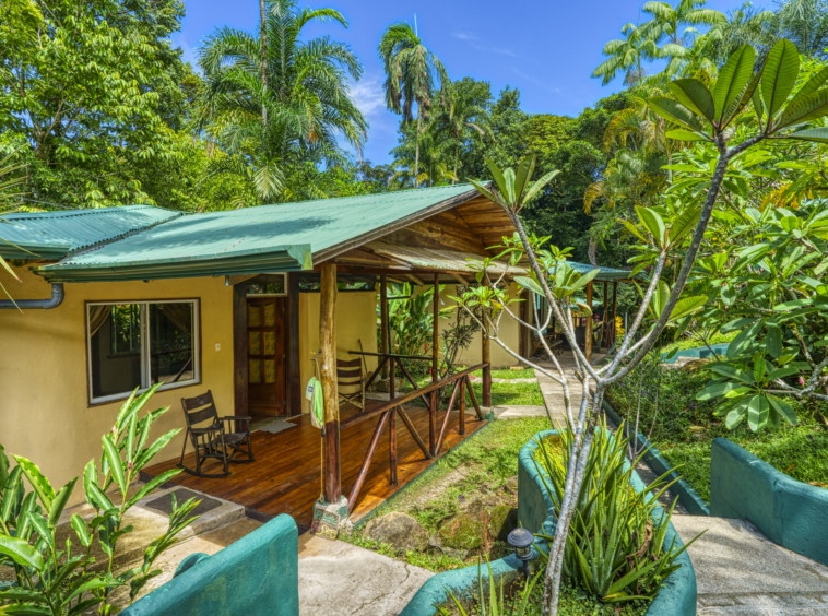 liquid-magic-surf-resort-uvita-costa-rica