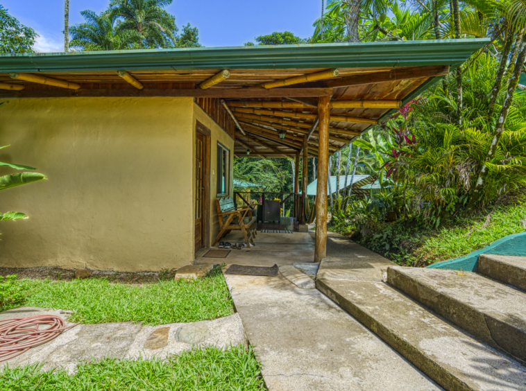 liquid-magic-surf-resort-uvita-costa-rica