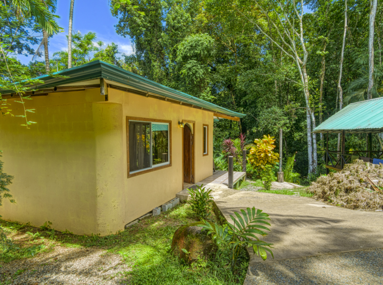 liquid-magic-surf-resort-uvita-costa-rica