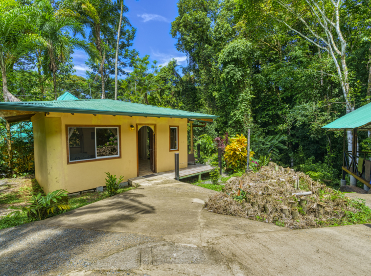 liquid-magic-surf-resort-uvita-costa-rica