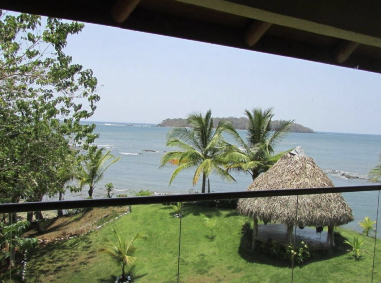 hotel-vista-coiba-villas-restaurant-santa-catalina
