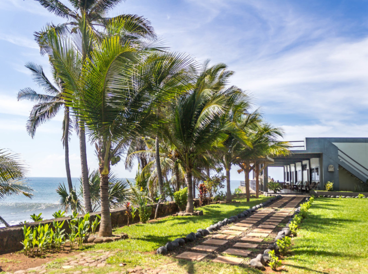 las-flores-el-salvador-cliff-resort