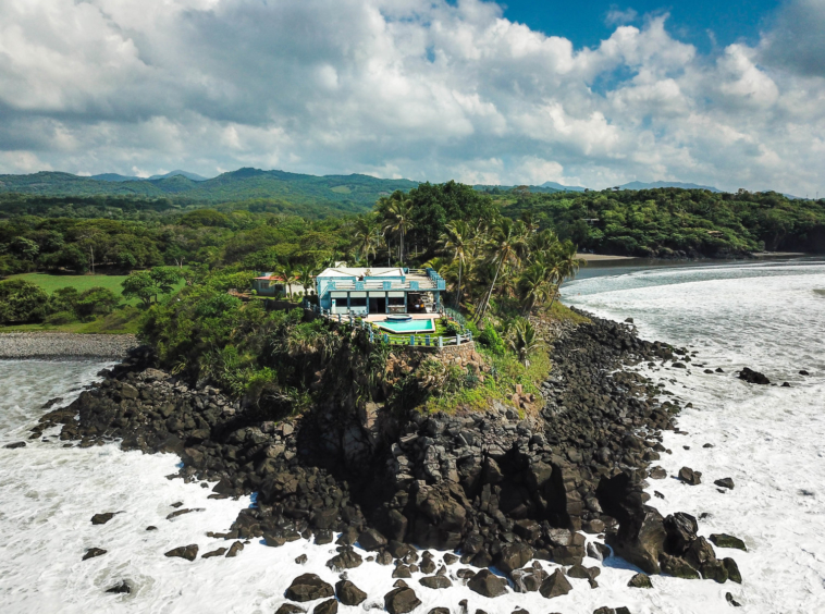 las-flores-el-salvador-cliff-resort