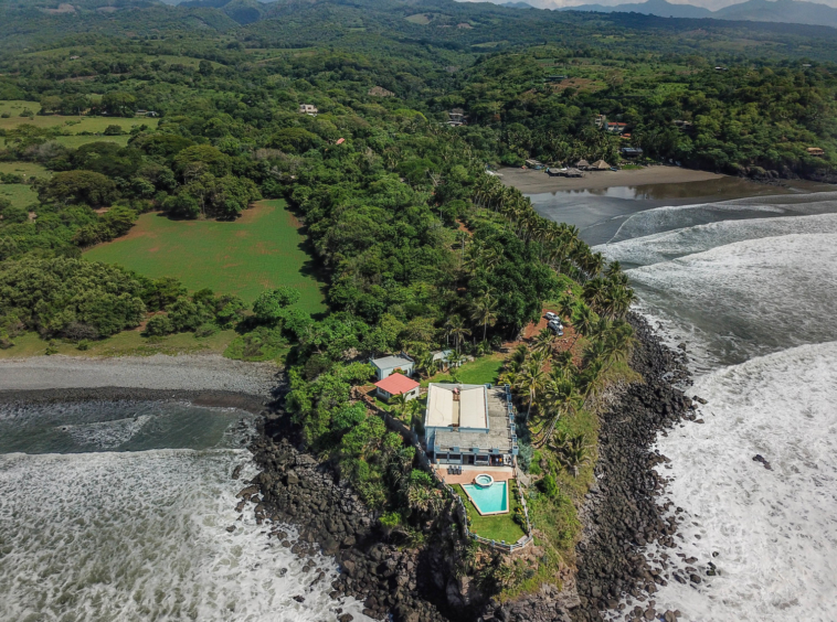 las-flores-el-salvador-cliff-resort