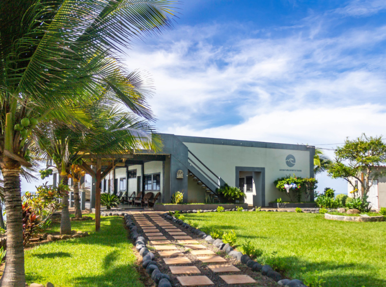 las-flores-el-salvador-cliff-resort