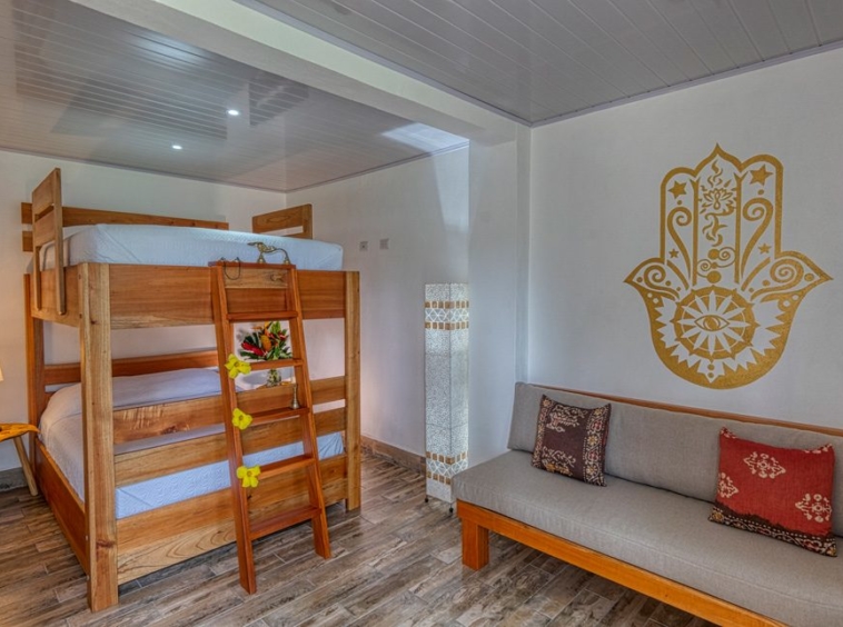 spectacular-surf-yoga-retreat-center-uvita