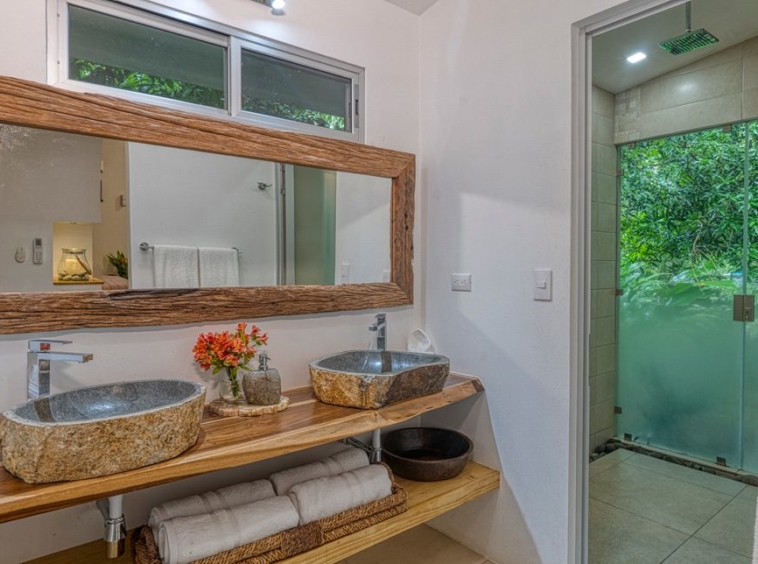 spectacular-surf-yoga-retreat-center-uvita