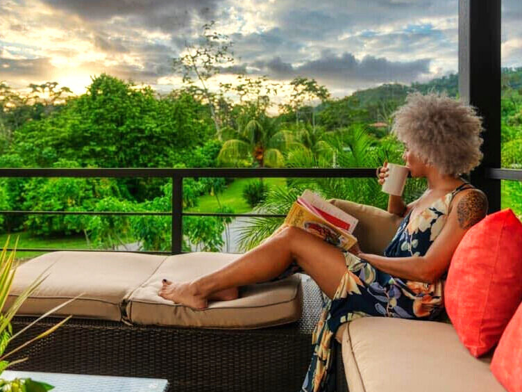 spectacular-surf-yoga-retreat-center-uvita
