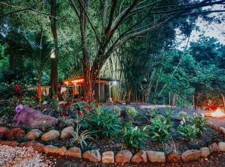 spectacular-surf-yoga-retreat-center-uvita