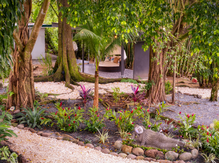 spectacular-surf-yoga-retreat-center-uvita
