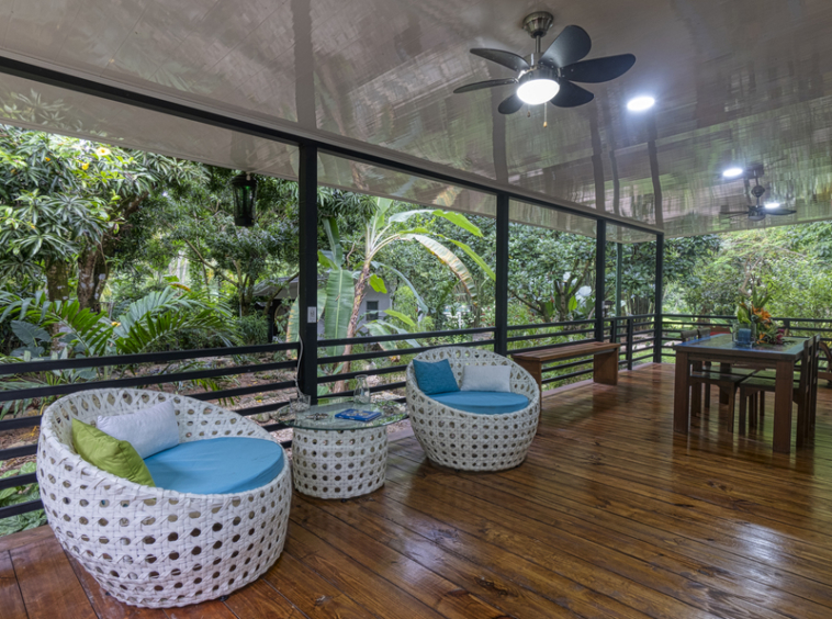 spectacular-surf-yoga-retreat-center-uvita