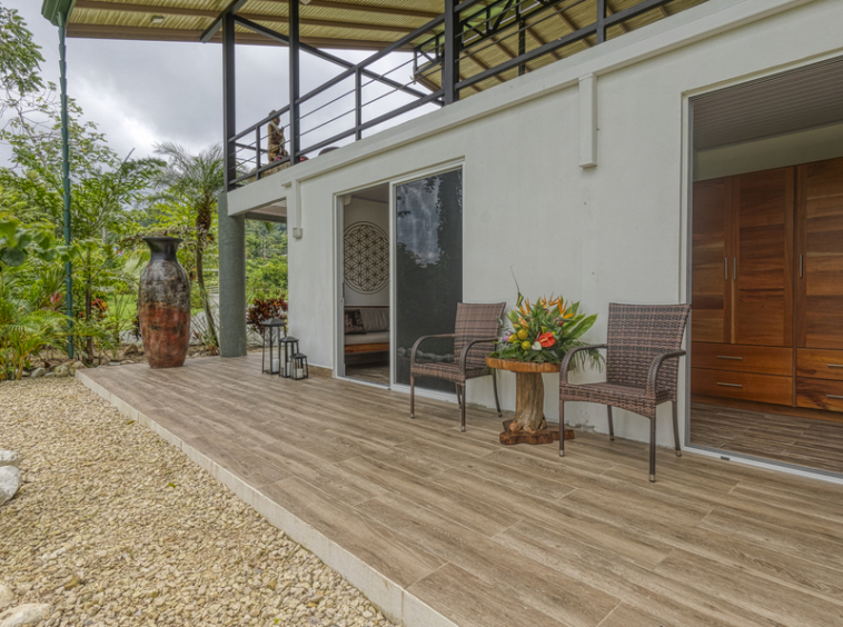 spectacular-surf-yoga-retreat-center-uvita