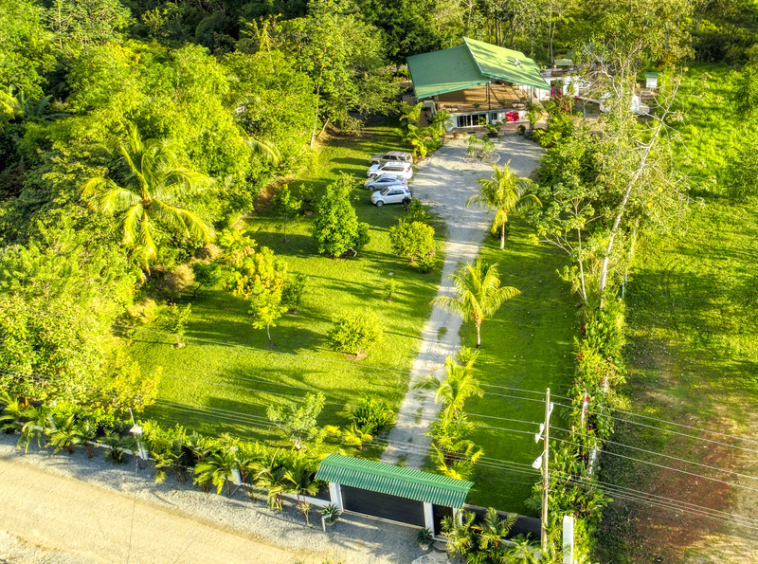 spectacular-surf-yoga-retreat-center-uvita
