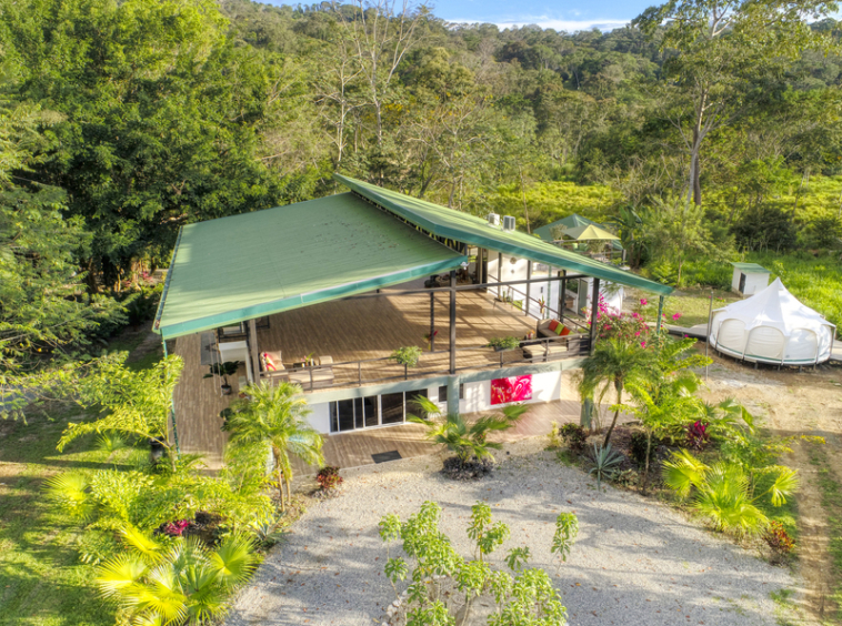 spectacular-surf-yoga-retreat-center-uvita