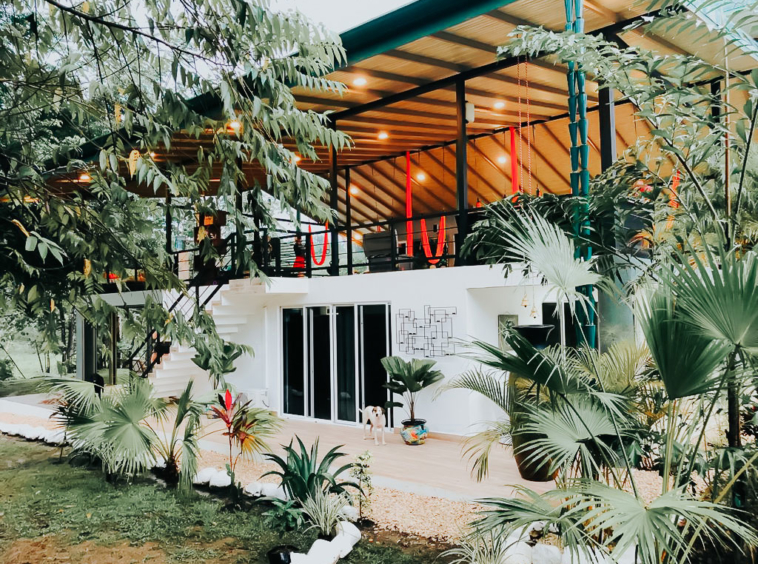 spectacular-surf-yoga-retreat-center-uvita