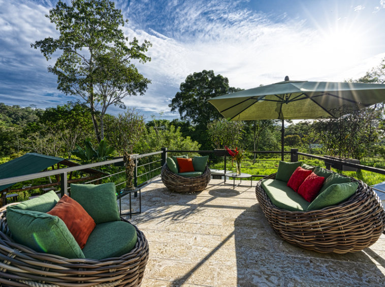 spectacular-surf-yoga-retreat-center-uvita