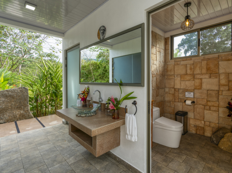 spectacular-surf-yoga-retreat-center-uvita
