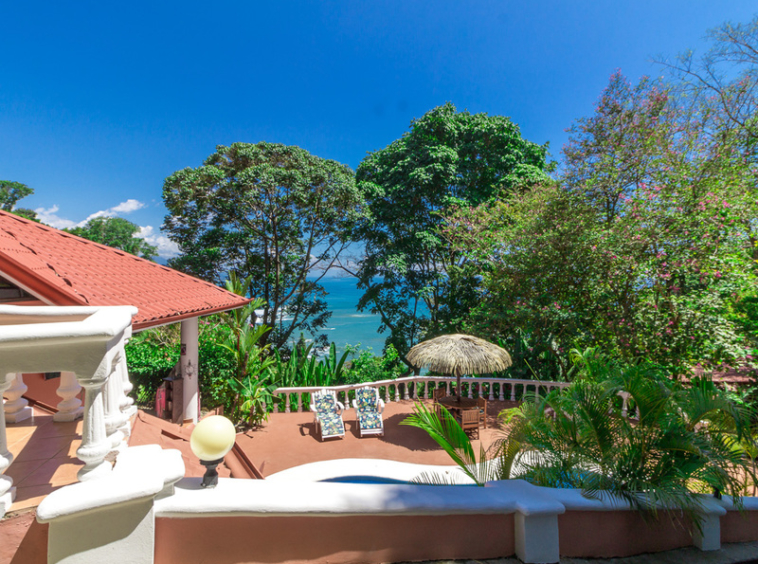 dominical-oceanview-bed-&-breakfast-for-sale