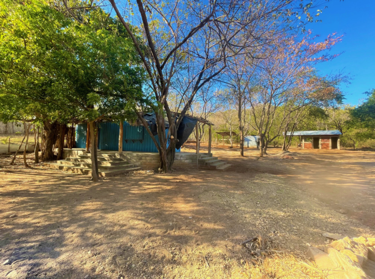 popoyo-surf-villa-with-business