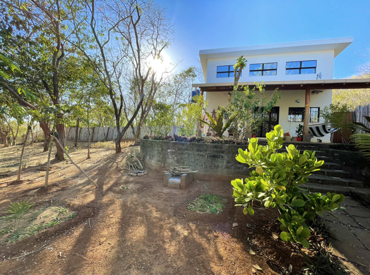 popoyo-surf-villa-with-business-potential